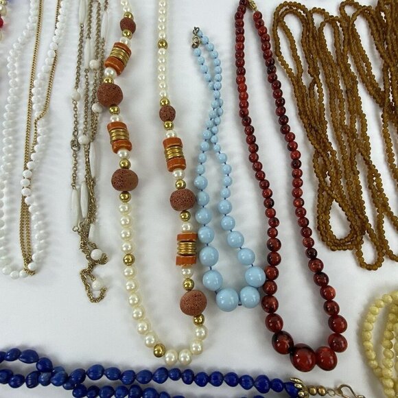 Vintage Costume Jewelry Lot 80's Jewelry 20 Necklaces 1 Pair Clip On Earrings - Picture 7 of 10